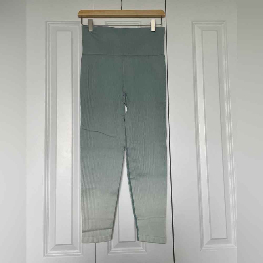 NEW Victoria Secret Ribbed Leggings - Blue / Grey Ombré - Size L